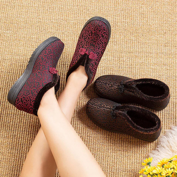 Zimné dámske bavlnené topánky s nubukovým vrchnkom, podšívka z umelého plyšu, podrážka z peny kaučuku, zapínanie prackou, plochá päta