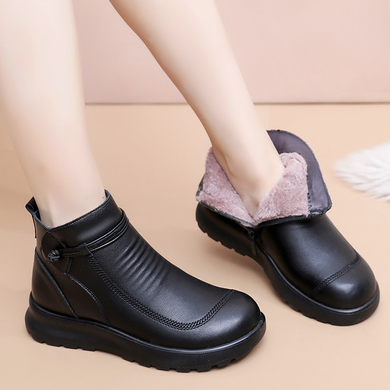Dámske zimné čižmy z pravej kože s vlnenou podšívkou, bočným zipsom, nízkym vrškom