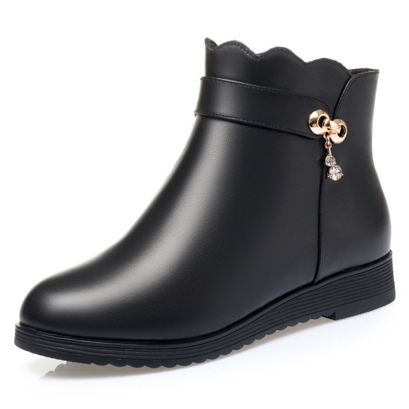 Zimné bavlnené topánky s mikrovláknovým vrchnom, umelá kožušinka, gumenná podrážka a zapínanie na zips