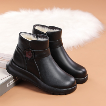 Zimné dámske čižmy z pravej kože, vnútorná vlnená výstelka, bočný zips, PU podrážka, nízky podpätok 1–3 cm