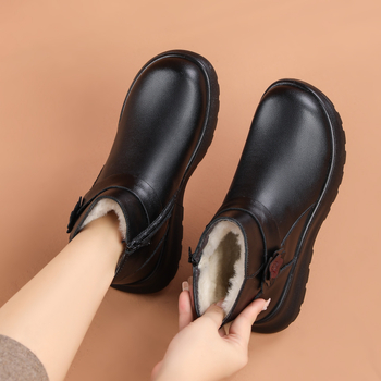 Zimné dámske topánky z pravej kože s vlnenou podšívkou, vysoký vršok, bočný zips, PU podrážka