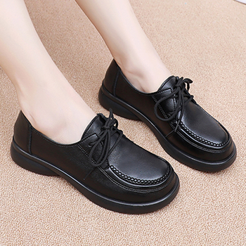 Dámske casual topánky na šnúrky, okrúhla špička, vrchný materiál: Super Fiber, vnútorná vložka: mikrovláknová koža, podrážka: zmesový materiál, nízky podpätok 1–3 cm