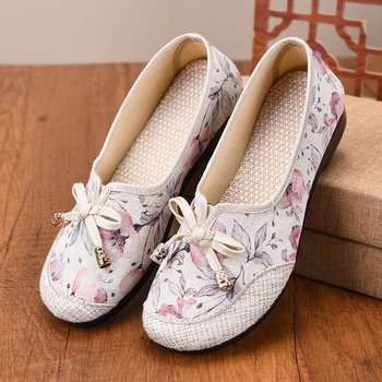 Dámske plátenné tenisky s kvetinovým vzorom, nízky vrš, gumová podrážka (vrchnák: plátno; podrážka: guma; vzor: kvety; nízky vrš)