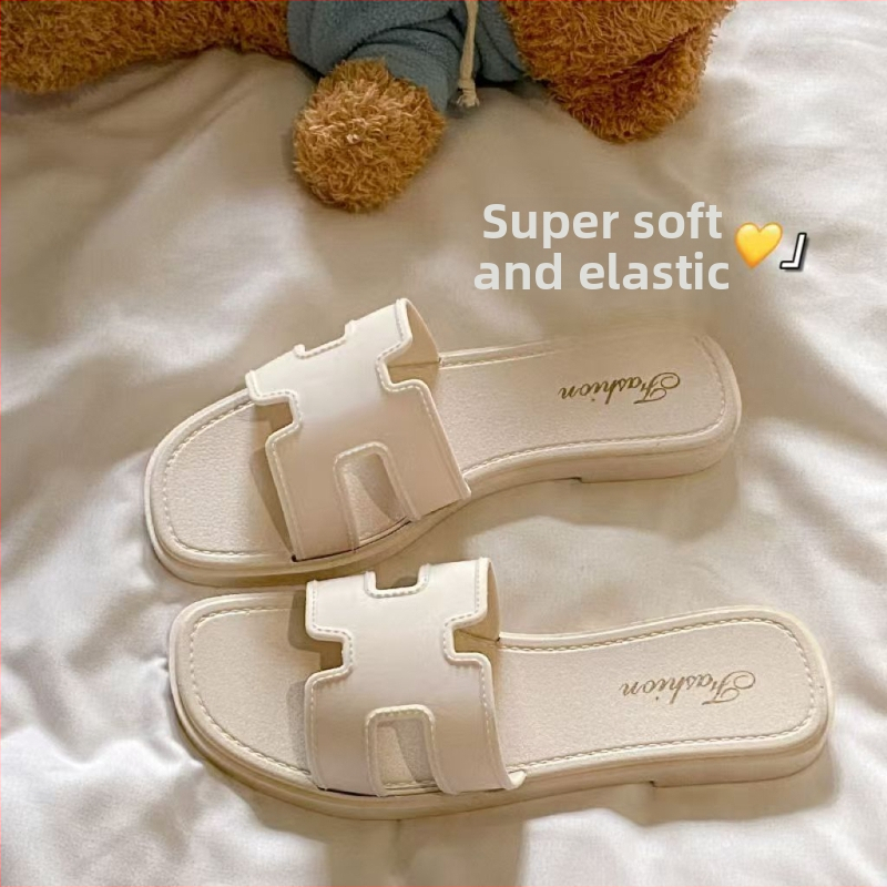 Dámske ploché sandále s PVC vrchnou časťou a podrážkou, podrážka vstrekovaná, platforma 0–3 cm, priedušné, protišmykové, v štýle víly na pláži