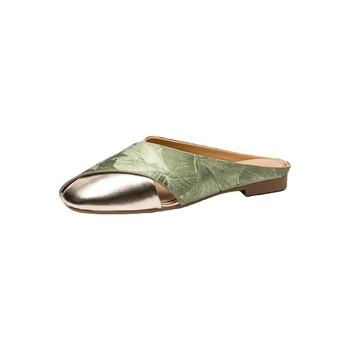 Baotou slip-on sandále na leto — mäkký syntetický kožený vrchník, štvorcová špička, otvorený dizajn s výrezmi, plochá gumová podrážka