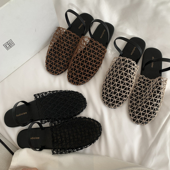 Ženské ploché sandále s mrežovými výrezmi, jednoriemový pásik cez prst, gumová podrážka, každodenný štýl