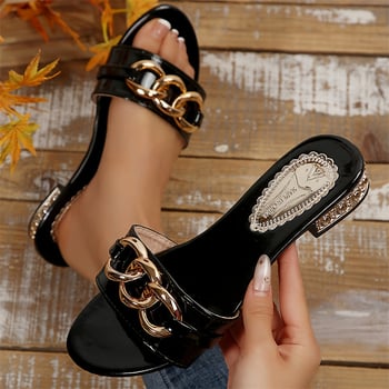 Ženské ploché sandále s PVC vrchnou časťou, koženou výstelkou, gumovou podrážkou, zaoblenou špičkou