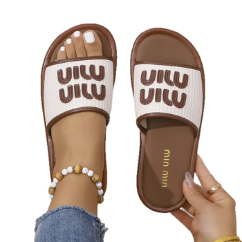 Dámske sandále s vrchnou časťou z umelej kože, PVC podrážka, bez zapínania