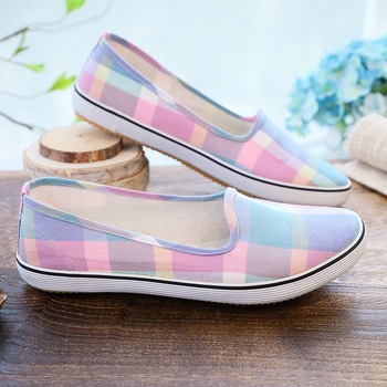 Dámske slip-on tenisky z plátna, priedušné, protišmyková mäkká podrážka, káro vzor, plochá päta