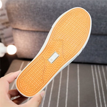 Dámske slip-on tenisky z plátna, nízky vrch, PVC podrážka, bavlnená vrchná časť