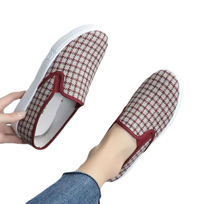 Дамски платнени кецове в каре, кръгла носка, нисък профил, подметка с инжекционна технология