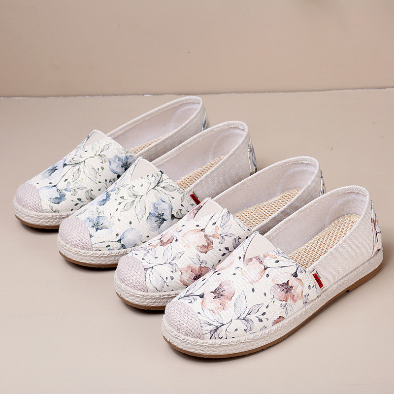 Dámske sieťové slip-on tenisky, kvetinový vzor, priedušný vrchnok, nízky plochý podpätok, PVC podrážka