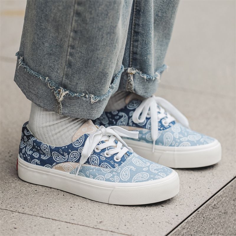 Tenisky z plátna, nízky profil, konopná výstelka, šnúrky, gumová podrážka