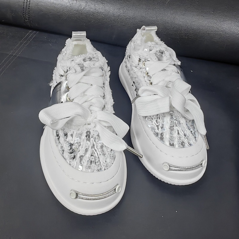 Unisexové plátěné tenisky s hrubou podrážkou, vršok z plátna, šnúrky vpredu, nízky profil, letný štýl