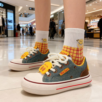 Dámske plátenné tenisky s hrubou podrážkou - nízky vrch, šnúrky, plátenný vrch, gumová podrážka (jeseň 2025)