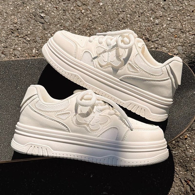 Platformové tenisky s hrubou podrážkou, PU vrchná časť, okrúhla špička, 3–5 cm stredný podpätok, viazanie na šnúrky