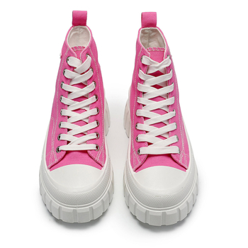 Kanvasové topánky - vrchná časť: kanvas; podrážka: PVC; výška hornej časti: stredná 3-7 cm; zapínanie: šnúrky; technológia podrážky: injection molded