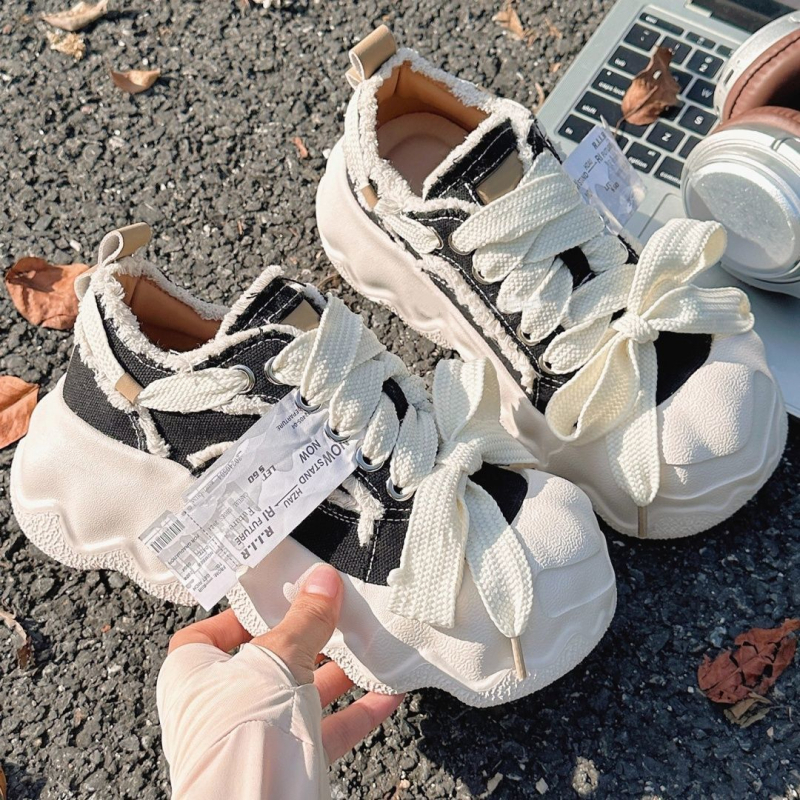 Canvas platformové tenisky s šnúrkami, hrubá platforma, vrchná časť z plátna, podrážka z peny, PU vložka, priedušné a ľahké