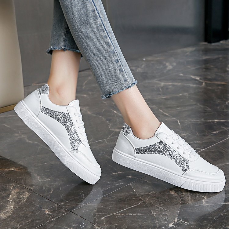 Dámske šnúrkové tenisky, neutrálneho štýlu, vrchný materiál: umelá PU, okrúhla špička, nízky top, nízka päta 1–3 cm, podrážka z gumy, vnútorný materiál: textil, odolné voči opotrebeniu, vhodné na turistiku, jar 2025