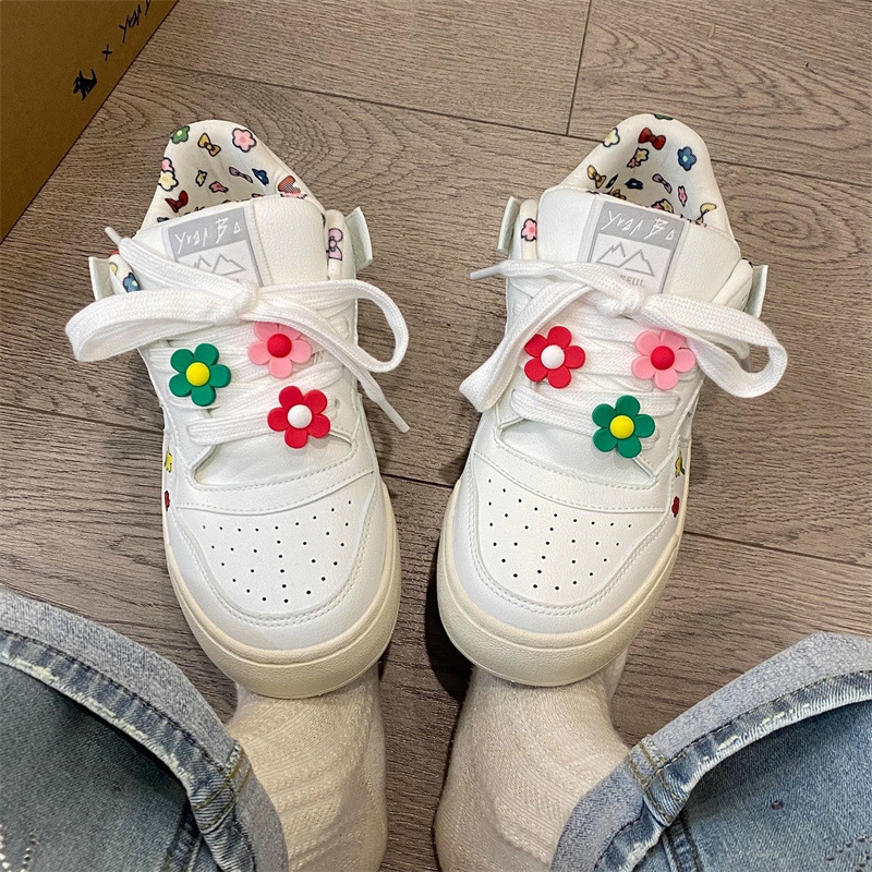 Dámske platformové tenisky s vrchným materiálom zo syntetickej kože, podrážka z gumy, injekčne formovaná podrážka, zapínanie na šnúrky, PU vložka, jar 2025 vydanie