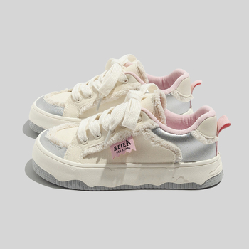 Dámske plátenné tenisky – nízky vrch, gumová podrážka, vulkanizovaná konštrukcia, zapínanie na šnúrky vpredu, funkcia zvyšovania výšky