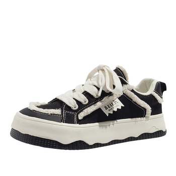 Dámske plátenné tenisky – nízky vrch, gumová podrážka, vulkanizovaná konštrukcia, zapínanie na šnúrky vpredu, funkcia zvyšovania výšky