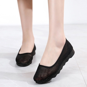 Dámske sieťové sandále s hrubou podrážkou na leto, priedušné a ľahké — horný materiál: sieťovina; podrážka: PU; špičatý nos