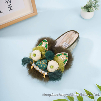 Pantofi din pânză cu stil etnic, cap de tigru, broderie manuală; partea superioară din bumbac; talpă TPR; vârf rotund; profil redus