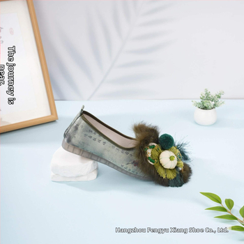 Pantofi din pânză cu stil etnic, cap de tigru, broderie manuală; partea superioară din bumbac; talpă TPR; vârf rotund; profil redus