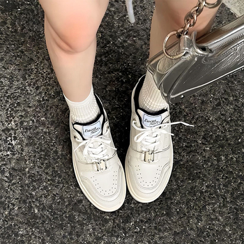 Унисекс маратонки с платформа, горна част от микрофибър с напукана текстура, 3–5 см височина на подметката, гумена подметка