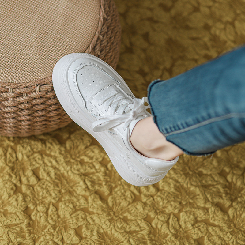 Pantofi sport cu platformă pentru femei, talpă înaltă de 10 cm, suprafața din piele de vițel, înălțime medie, șireturi, vârf rotund