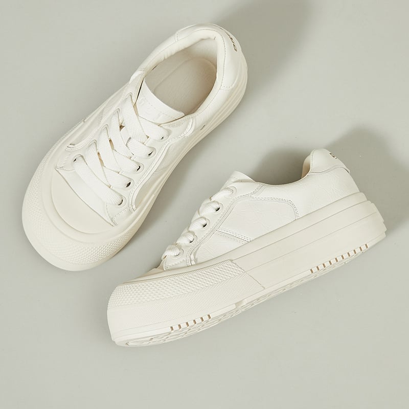 Дамски обувки на платформа с кръгла носка, височина на платформата 3-5 cm, двуслойна кожена горна част, PU стелка, гумирана подметка, предно връзване