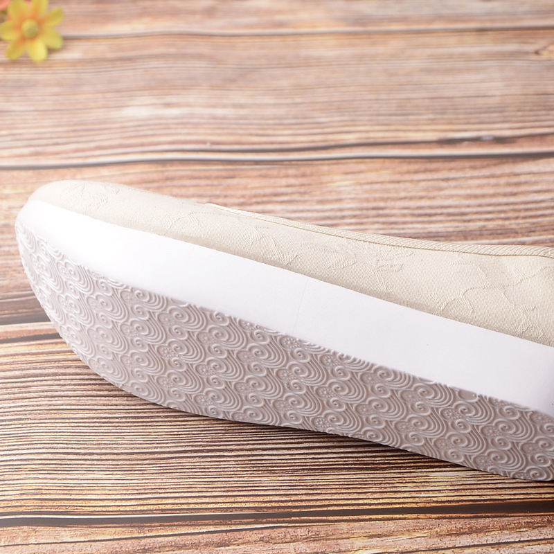 Pantofi dama din țesătură, partea superioară din bumbac, vârf rotund, toc mic 1–3 cm, stil retro