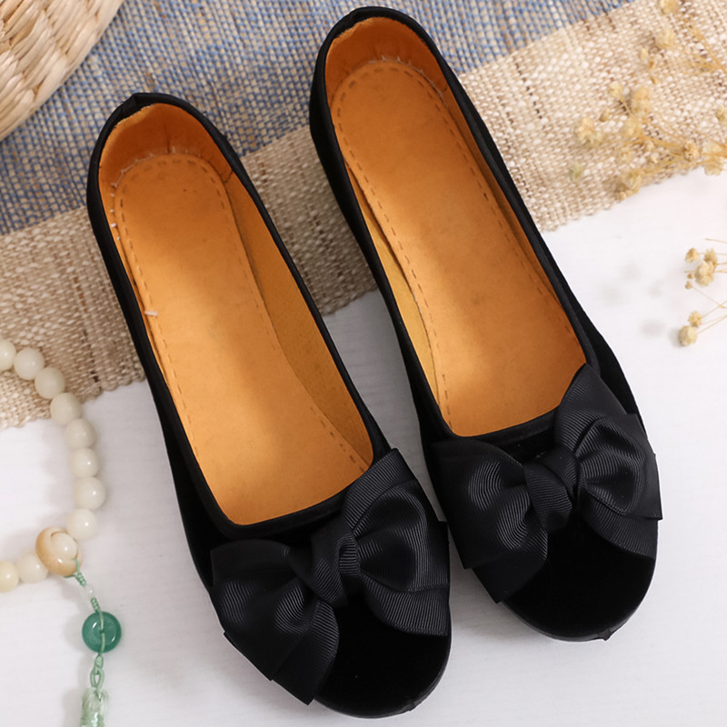 Pantofi damă slip-on, velur la exterior, talpă din spumă de cauciuc, talie joasă, vârf rotund, respirabili și ușori