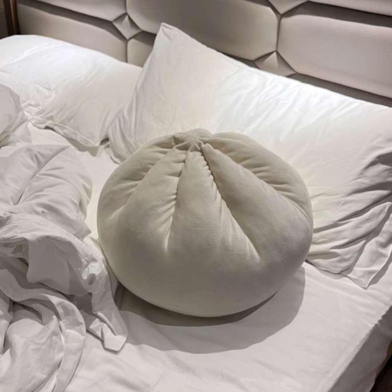 Strength factory Bun Pillow – Pernă plușată în formă de chiflă, husă din velur Crystal, umplutură PP cotton, model solid, țesut, stil simplu și modern