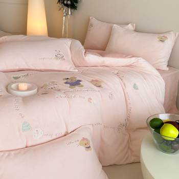 Set lenjerie pat din velur de lapte, 4 piese, broderie cu desene animate, vopsire reactiva, greutate 4000–4500 g