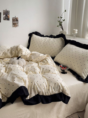 Ленен комплект спално бельо в стил принцеси, четири части, с реактивно боядисване