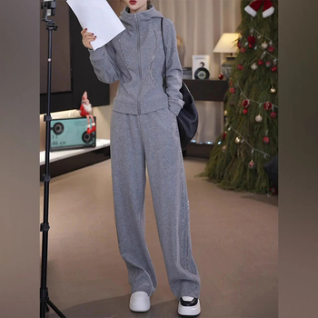 Set sport feminin toamnă-iarnă: hanorac cu fleece și fermoar, pantaloni cu talie înaltă, croială dreaptă – două piese