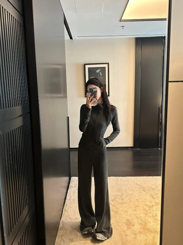 SUNONEONE Set trening cu glugă și pantaloni pentru femei — poliester casual, mâneci lungi, pantaloni lungi, toamnă 2025, cod produs 8567