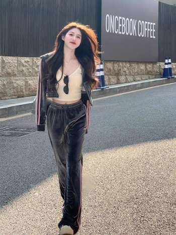 Set trening velur pentru femei, stil coreean, din două piese cu geacă lungă și pantaloni 3/4, imprimare și vopsire, țesătură PVC, Primăvara 2025