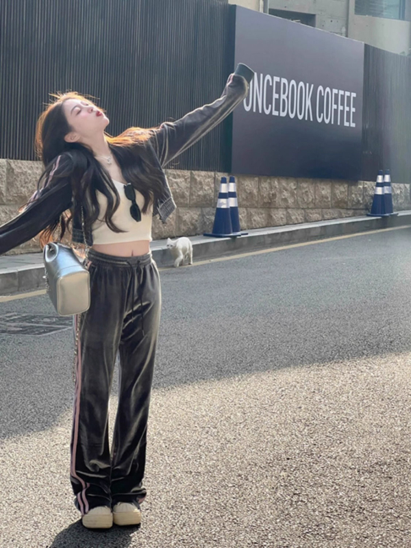 Set trening velur pentru femei, stil coreean, din două piese cu geacă lungă și pantaloni 3/4, imprimare și vopsire, țesătură PVC, Primăvara 2025