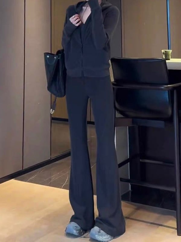 Set sport două piese pentru femei: hanorac cu glugă și pantaloni cu talie înaltă, cusuri în panouri, mâneci lungi, amestec poliester-spandex, toamnă 2024, stil casual