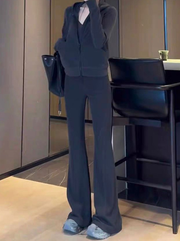 Set sport două piese pentru femei: hanorac cu glugă și pantaloni cu talie înaltă, cusuri în panouri, mâneci lungi, amestec poliester-spandex, toamnă 2024, stil casual