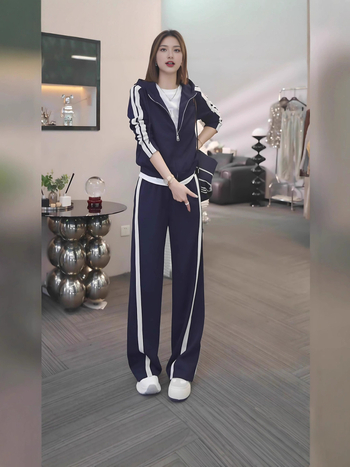 Set sport din două piese pentru alergare - model color-matching, mâneci lungi, amestec bumbac-poliester, stil japonez-coreean casual, toamnă 2025