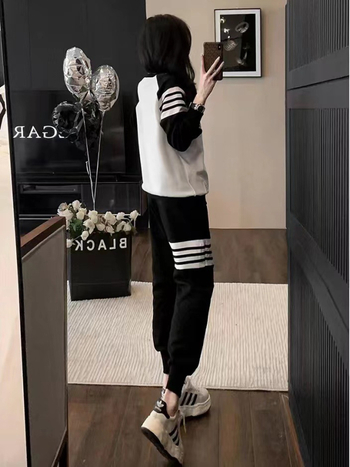 Set sport casual feminin din două piese, top cu mâneci lungi și pantaloni, imprimeu dungi/caro, poliester, toamna 2025