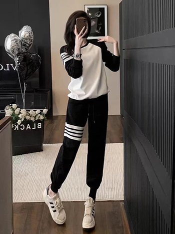 Set sport casual feminin din două piese, top cu mâneci lungi și pantaloni, imprimeu dungi/caro, poliester, toamna 2025