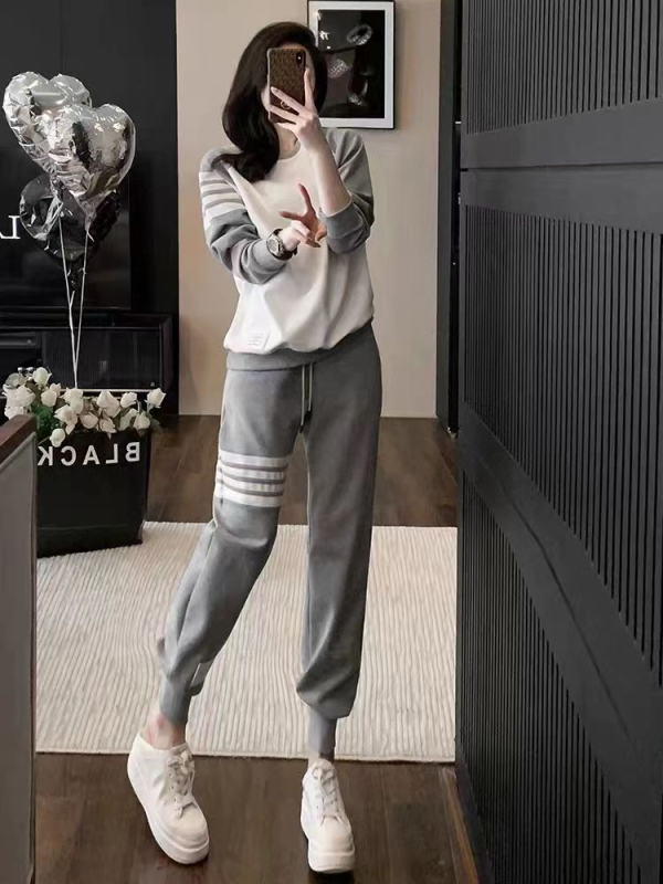 Set sport casual feminin din două piese, top cu mâneci lungi și pantaloni, imprimeu dungi/caro, poliester, toamna 2025