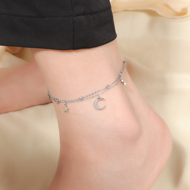 Brățară pentru gleznă cu dublu strat stea-lună, diamante, oțel de titan, pietre artificiale placate cu aur, design geometric feminin, stil luxos ușor, lansare vară 2025