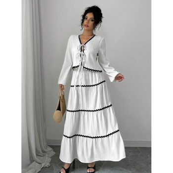 Costum feminin cu fustă în A, maneci lungi, imprimeu geometric, aplicație dantelată, poliester