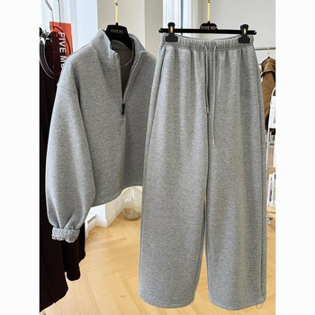 Costum sport casual pentru femei din două piese, hanorac cu fleece, guler înalt și pantaloni 3/4, material PVC